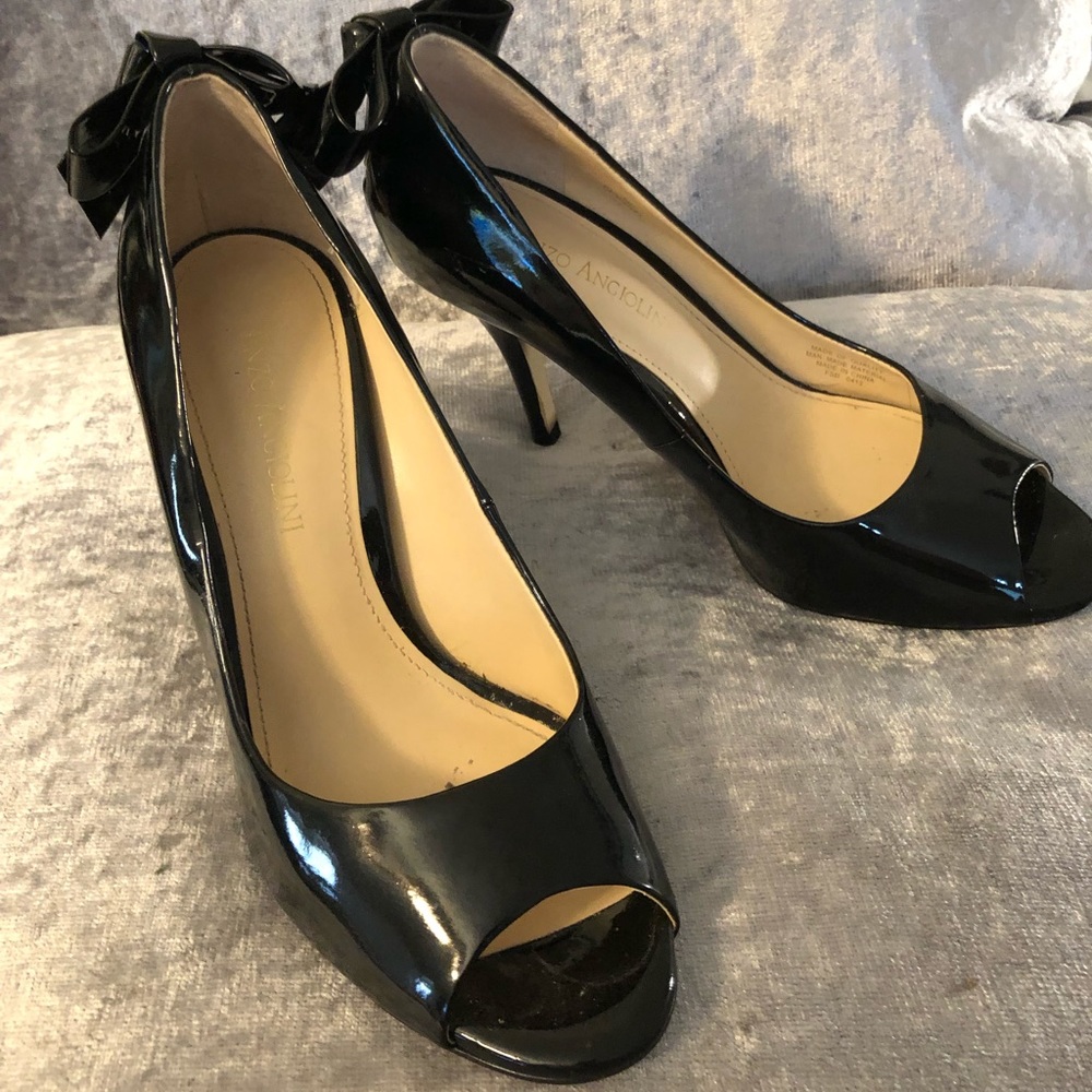 Black patent bow tie peep toes